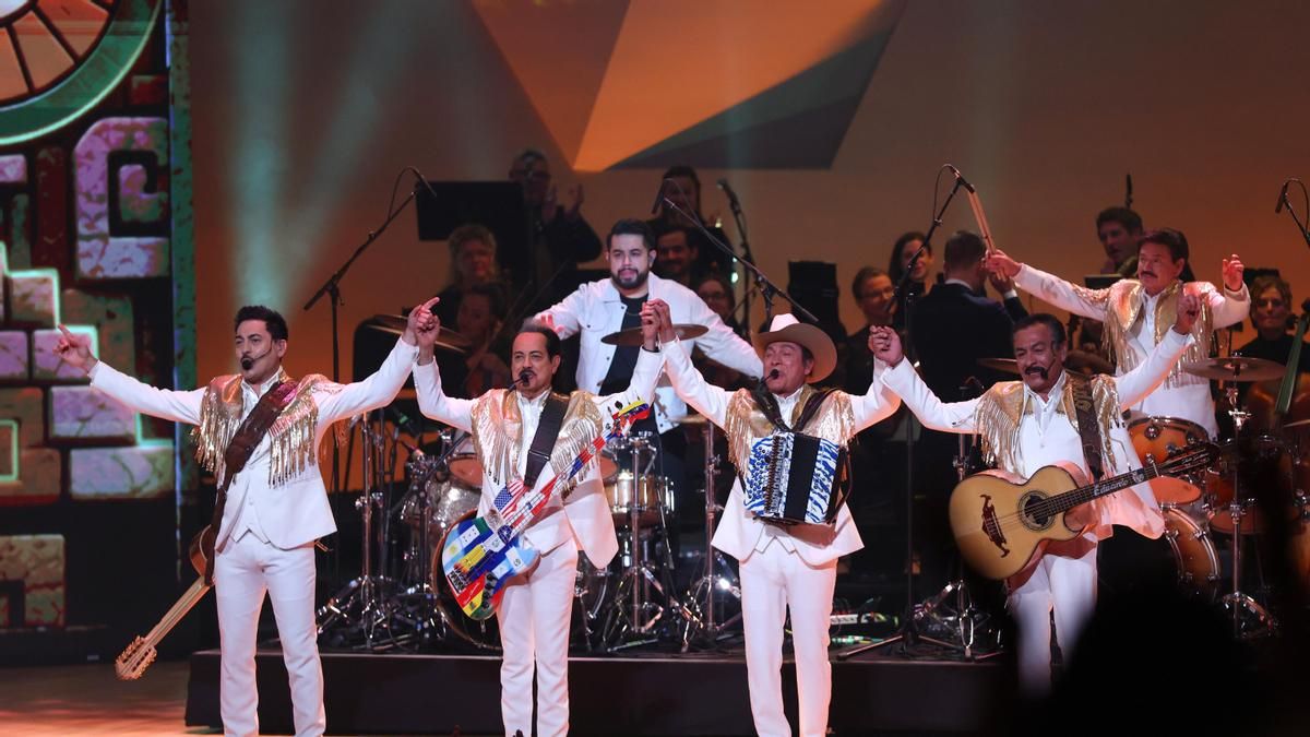 Polémica por la retirada de un discurso en favor de los migrantes en el Tiny Desk de Los Tigres del Norte: "Gracias por restaurar lo que fue censurado"