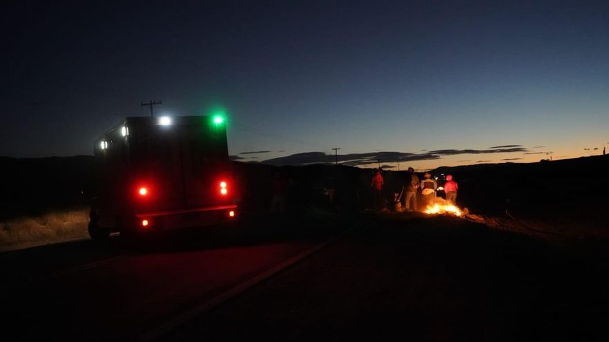 En plena segunda ola, el personal sanitario de Neuquén corta rutas y paraliza Vaca Muerta