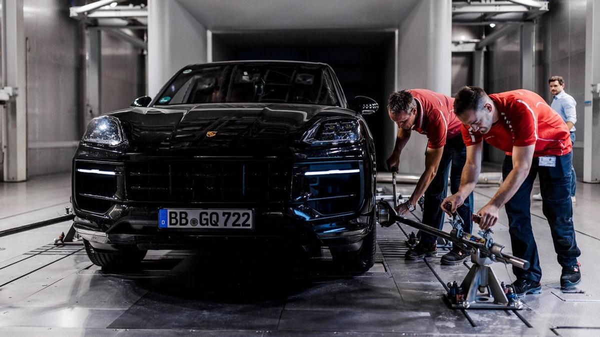 Porsche agrava su caída mientras reconvierte su gama de modelos y motorizaciones