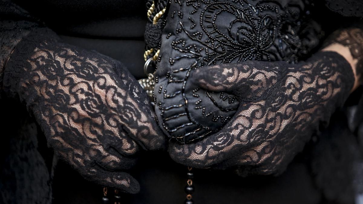 Procesión de la Hermandad de Los Dolores, en imágenes