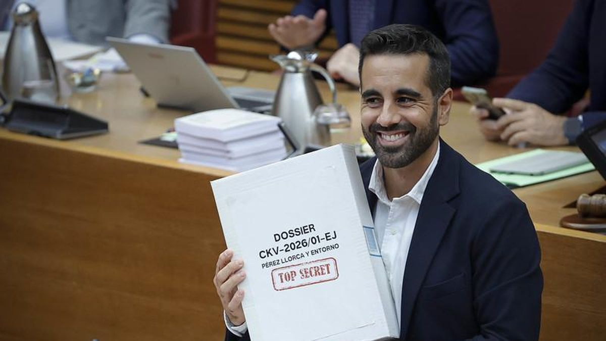 El portavoz del PSPV, José Muñoz, en el debate de política general en las Corts.