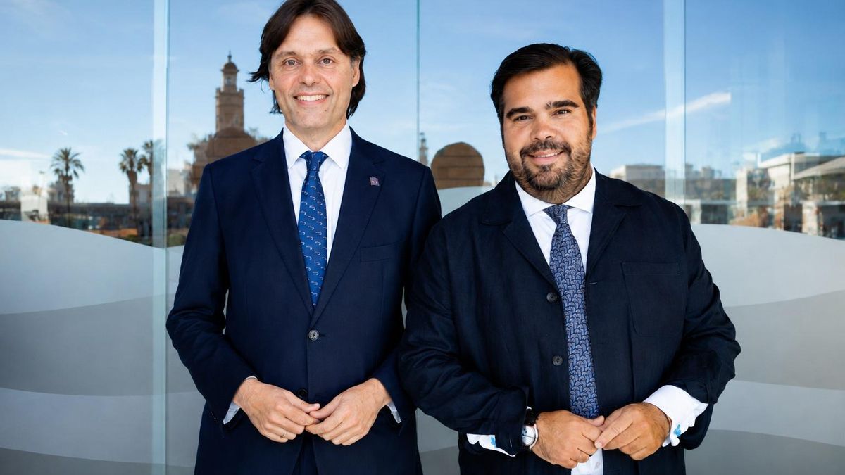 Francisco Oliva e Iván Pestaña, rector de la UPO y presidente del Consejo Social de la UPO, respectivamente.