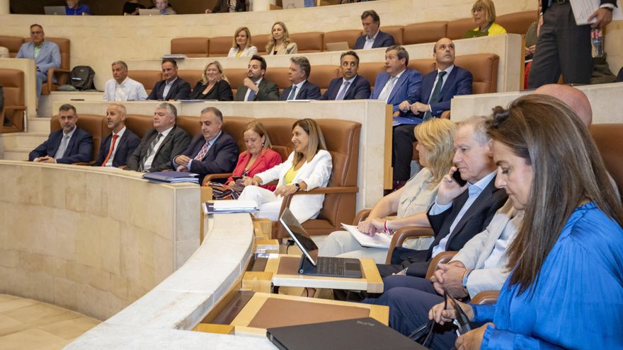 La oposición pide a Buruaga en el debate de orientación política que "no anuncie tanto y vaya cumpliendo"