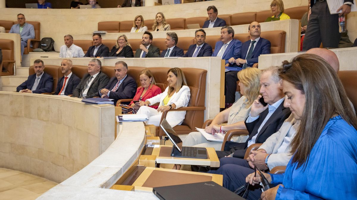 La oposición pide a Buruaga en el debate de orientación política que "no anuncie tanto y vaya cumpliendo"