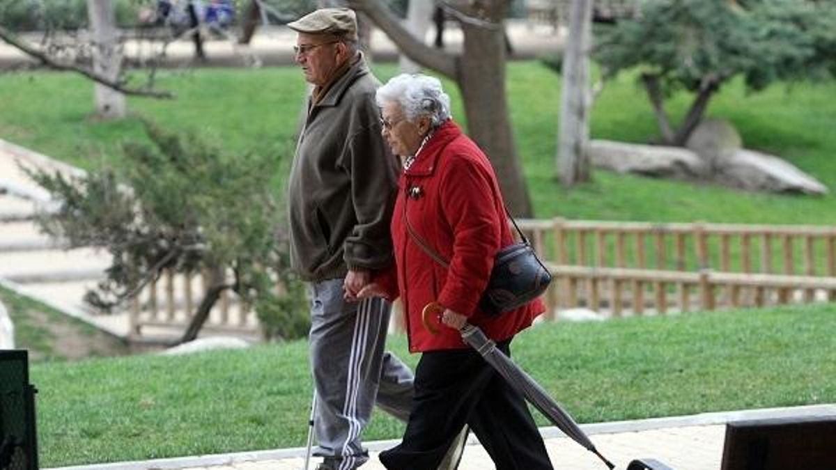 El Gobierno plantea que las parejas no registradas cobren la viudedad si tienen hijos o una "larga convivencia"