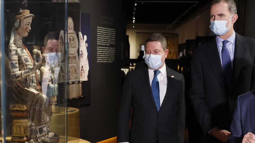 Felipe VI y Emiliano García-Page durante el acto de inauguración