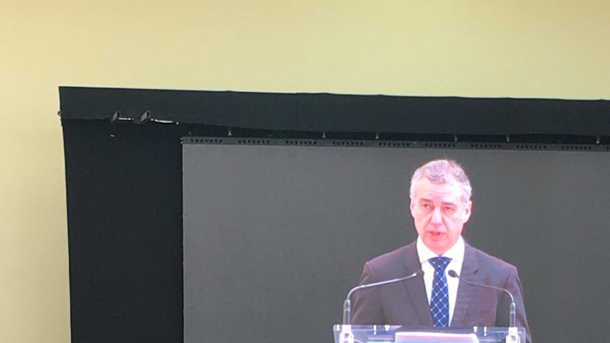 Urkullu espera que la disolución de ETA tenga "intención reparadora" y piense en "todas las víctimas"