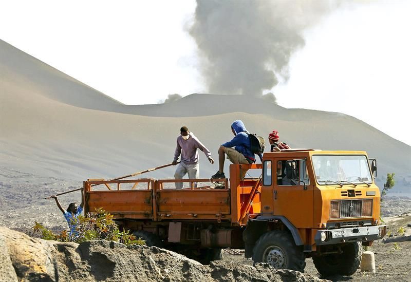 Erupción en la isla de Fogo, en Cabo Verde | EFE/JOÃO RELVAS