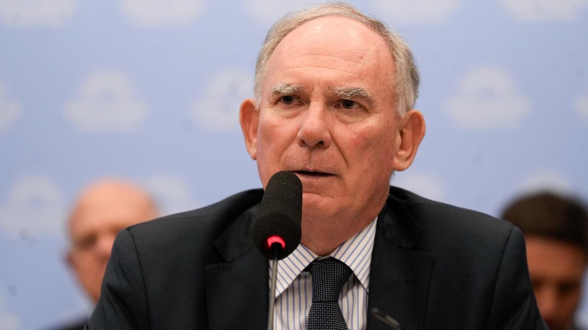 El secretario de Minería, Luis Lucero