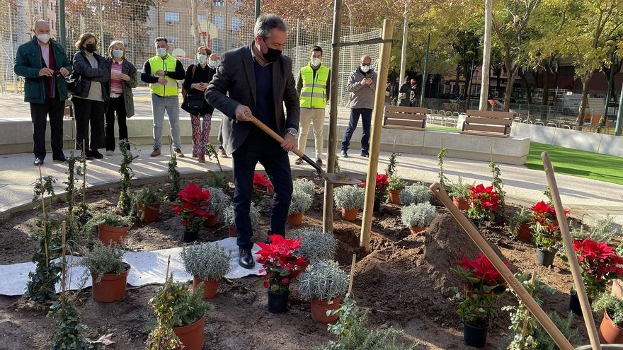Juan Espadas el viernes 17 en su último acto como alcalde en el parque Blanco White.