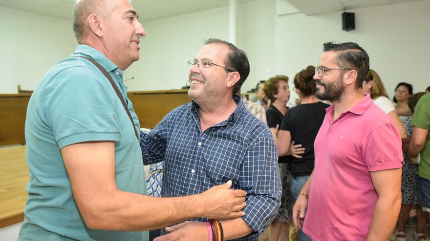 Primera moción de censura en un ayuntamiento de C-LM, donde Barona (PSOE) arrebata la Alcaldía de Almoguera a López (PP)