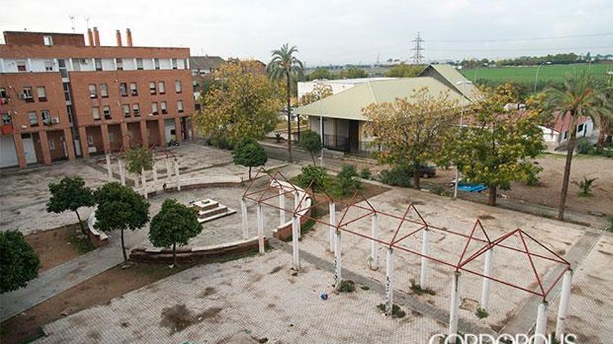 Tres barrios de Córdoba, entre los quince más pobres de España