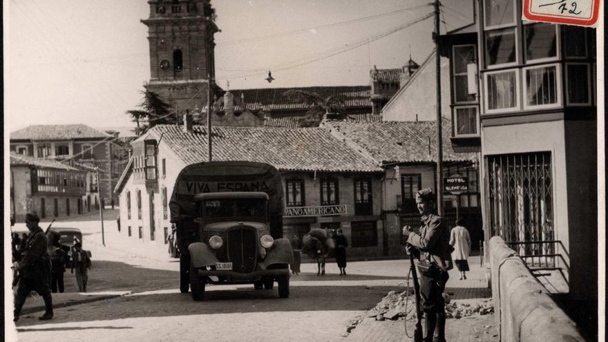 "Vista de la iglesia de Reinosa"