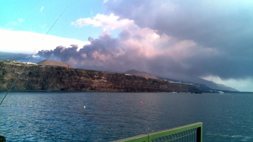 La nube de cenizas del volcán se dispersará este lunes hacia el suroeste de La Palma