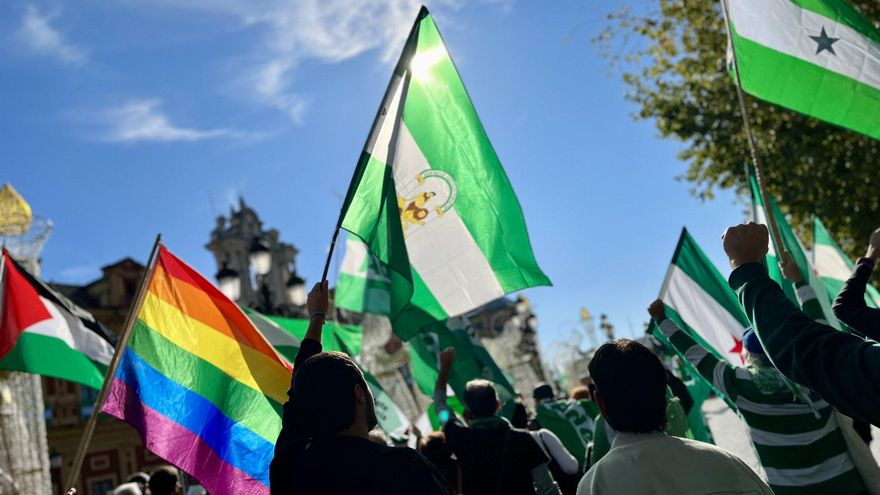 Una Andalucía dividida reivindica el espíritu del 4 de diciembre como defensa de "la soberanía, lo público y la paz"