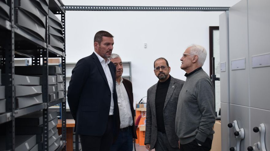 La Real Academia Galega avisa de que el gallego ya no es la lengua más hablada en Galicia y acusa a la Xunta de llevarlo al colapso