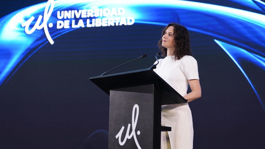 La presidenta de la Comunidad de Madrid, Isabel Díaz Ayuso, hoy, en el encuentro con jóvenes de la Universidad de la Libertad celebrado en la Univesidad de la Libertad de Ciudad de México.