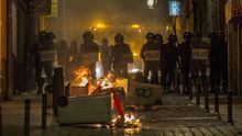 La Policía atribuye los disturbios de la noche a "radicales" y los desvincula del colectivo de manteros