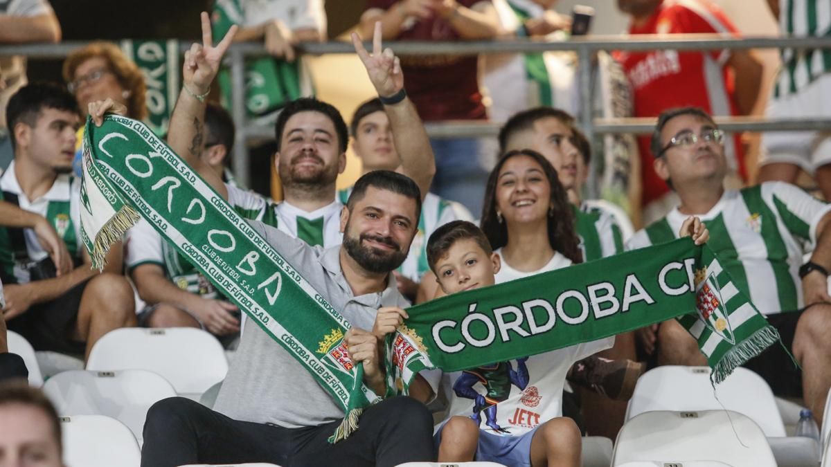 Grada Blanquiverde del Córdoba CF - CD Tenerife