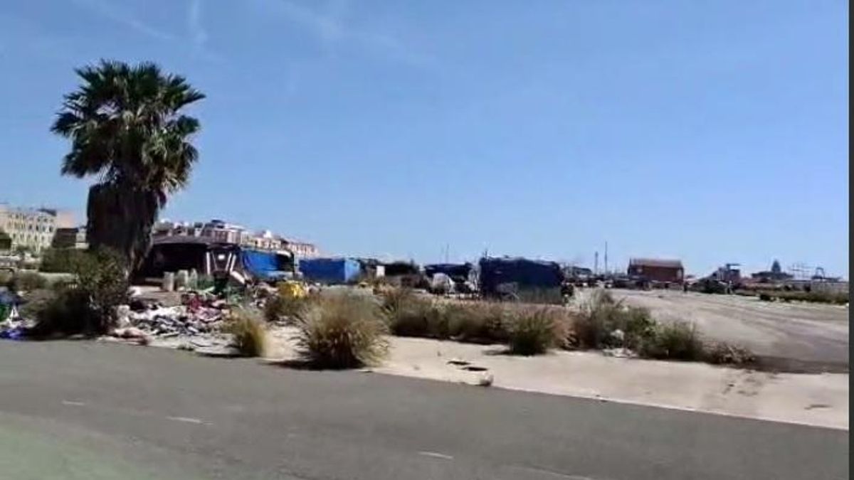 Chabolas en el circuito urbano de València.