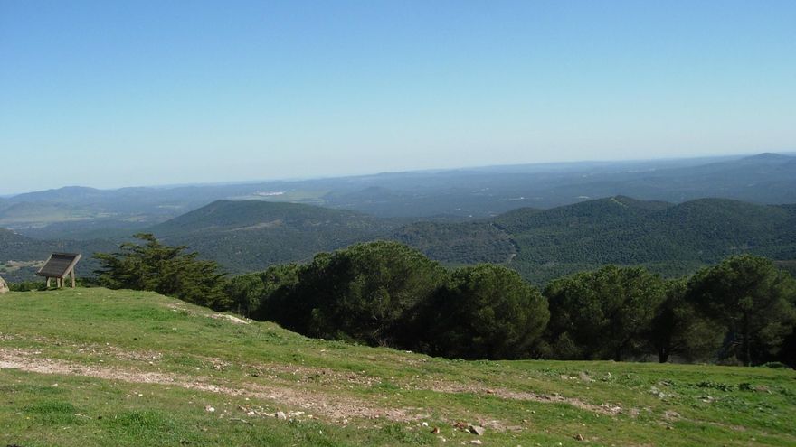La ruta del jamón ibérico, en bicicleta: por Huelva y la sierra de Tentudía