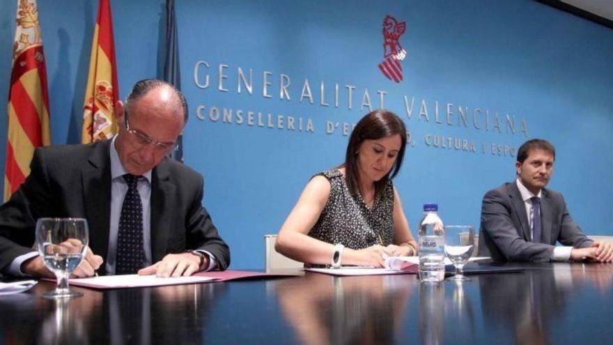 El exrector de la Universidad Internacional de Valencia denunció "irregularidades" en su venta cuando la portavoz del PP era consellera