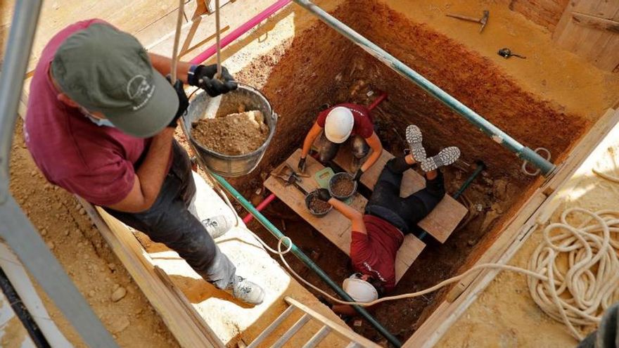 Por de les víctimes del franquisme del fet que el PP i Vox paralitzen exhumacions de fosses: “Serà una reculada històrica”