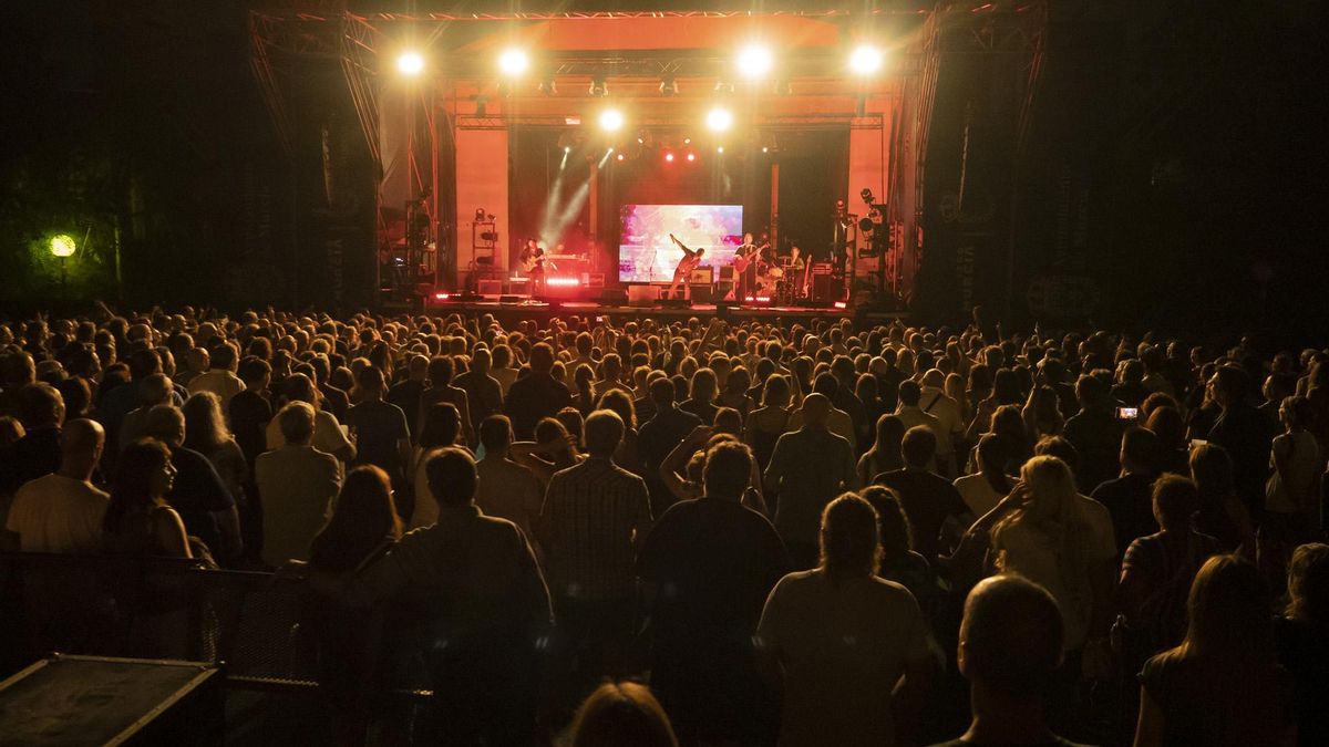 El público que acudió a ver el concierto de Coque Malla en el Murcia Parque
