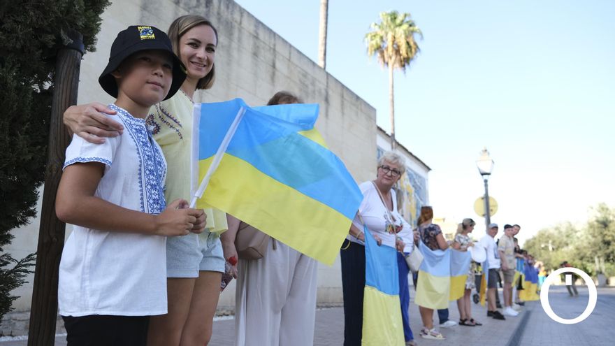 Cadena humana de ucranianos por el Día de la independencia de Ucrania y agradecimiento a Córdoba