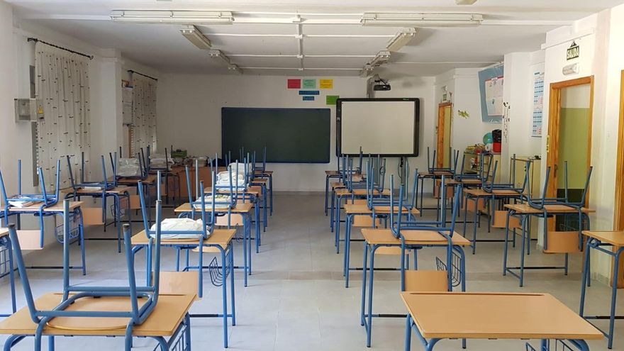 Imagen de archivo de un aula escolar