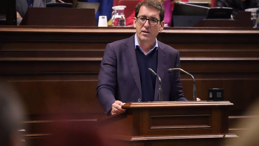 El PSOE dice que la legislación de Canarias solo prevé instalar la eólica marina en Gran Canaria