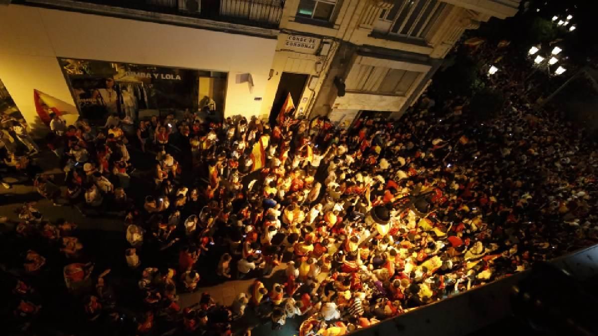 La celebración de los cordobeses en Las Tendillas tras el triunfo de España, en imágenes