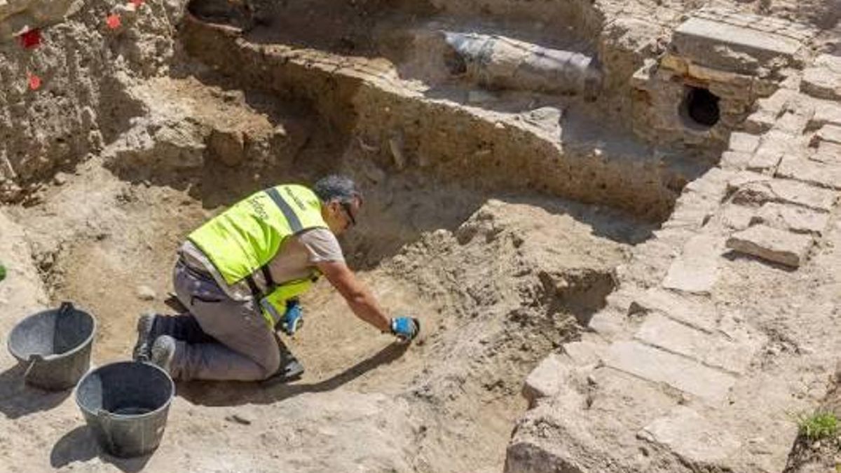 Estas piezas de terracota halladas en esta ciudad andaluza podrían corresponder a figuras femeninas de los siglos VI y V a.C.