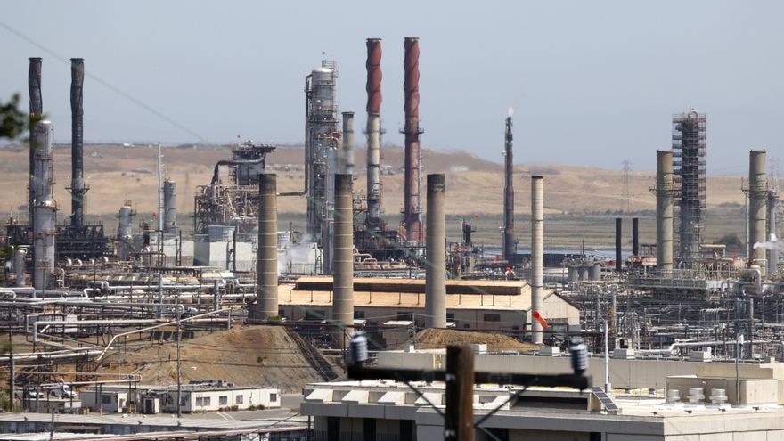 El superávit comercial de bienes de la Unión Europea con EE.UU. cayó un 48,1 % en junio