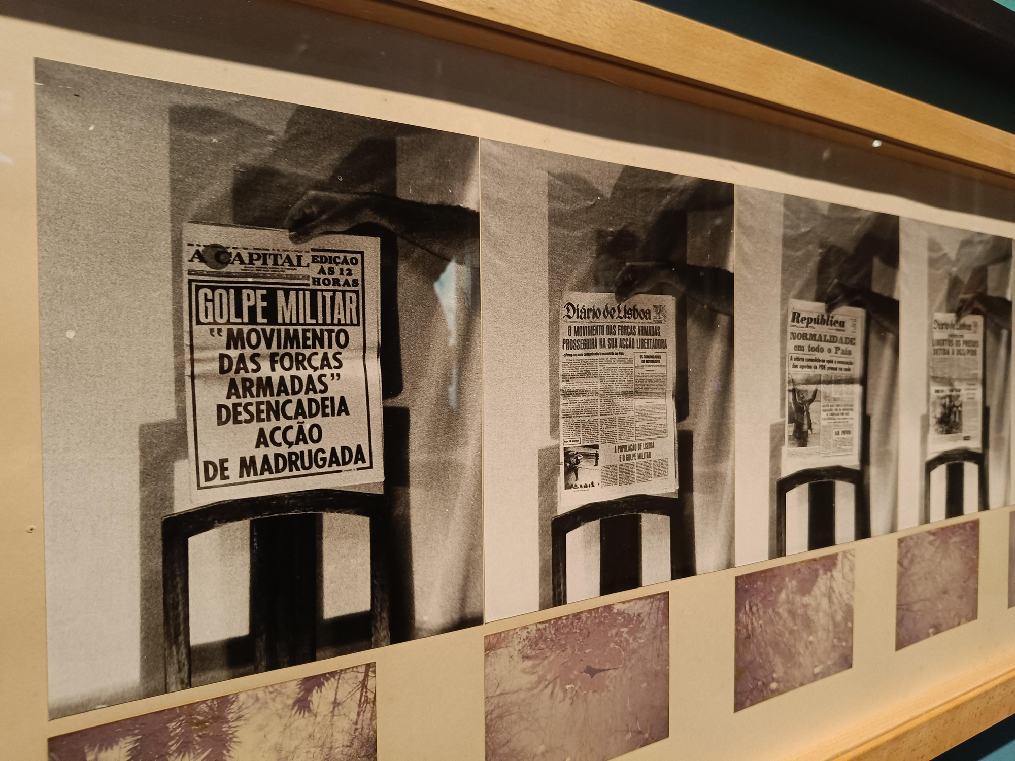 Una de las vitrinas de la exposición