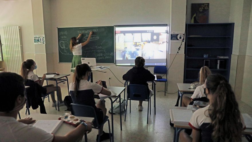 El "engaño" de la enseñanza semipresencial en parte de la Secundaria y el Bachillerato no convence a nadie