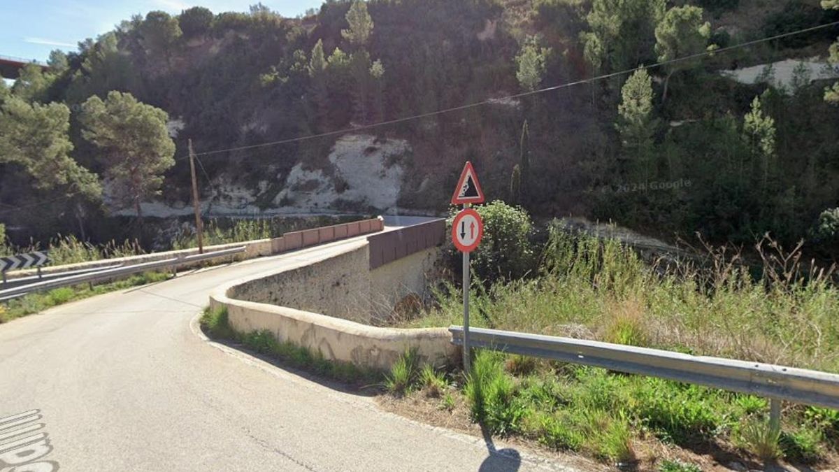 Dos fallecidos tras caer un vehículo al río Clariano en Ontinyent (Valencia)