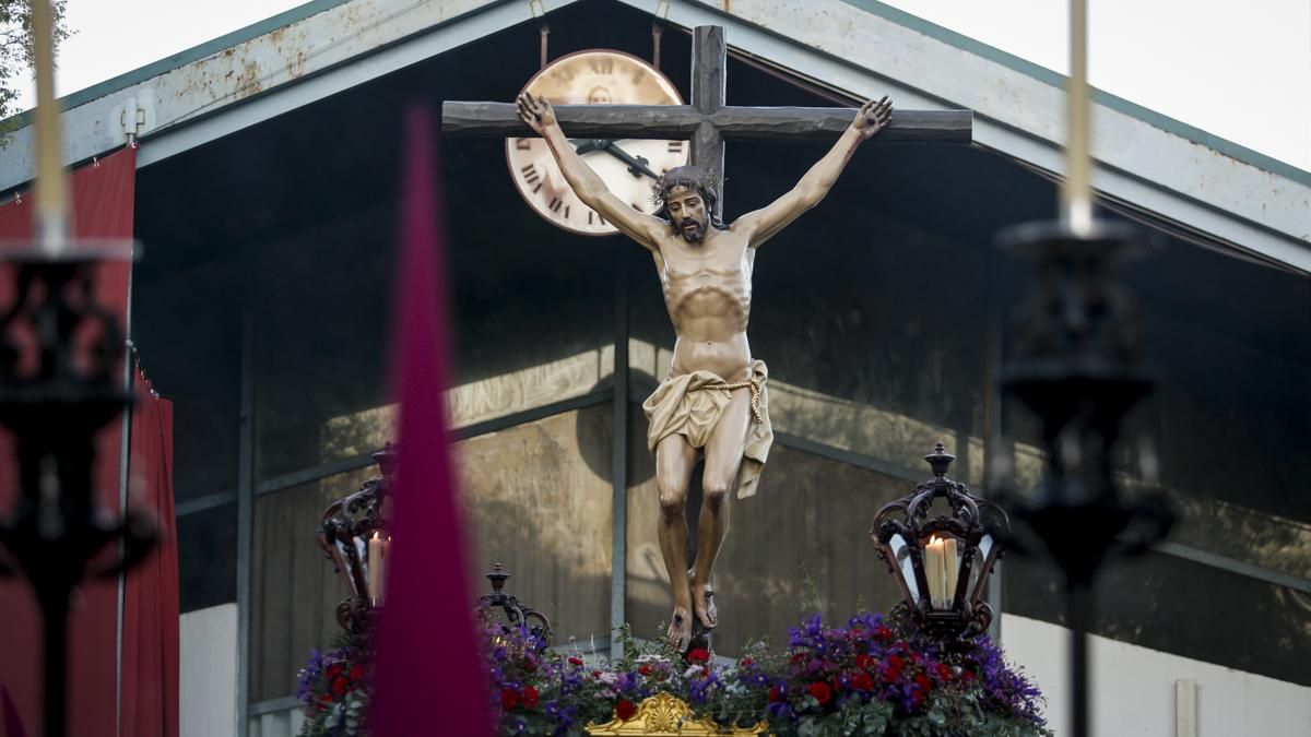 La salida procesional de las Lágrimas, en imágenes