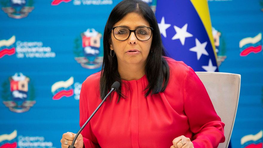 Vicepresidenta venezolana pide a curas quitarse la sotana para hacer política