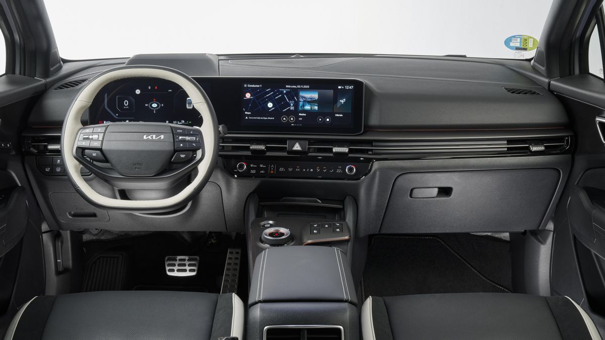 Vista general del salpicadero, volante de nuevo diseño incluido.