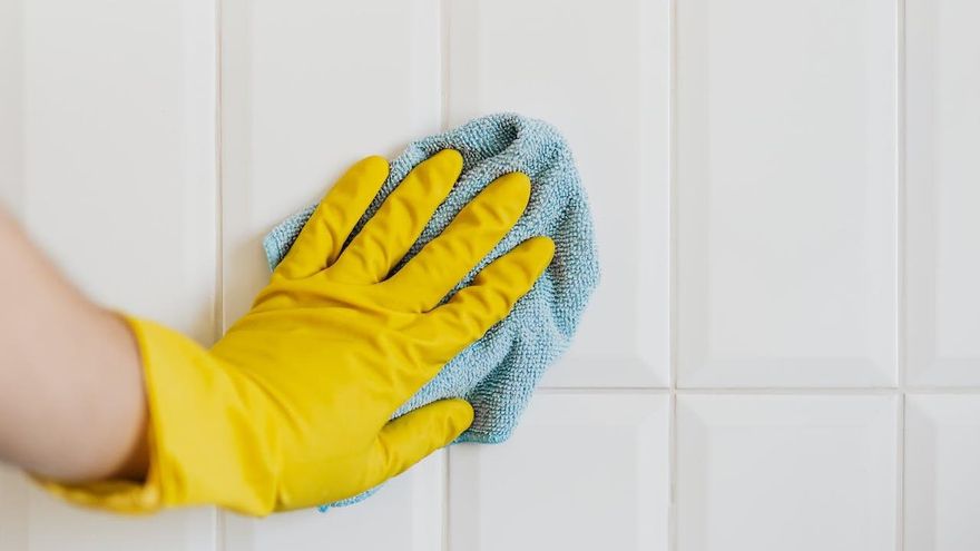 ¿Limpiar la casa solo con agua? La microfibra ahorra en productos de limpieza (y contaminación)
