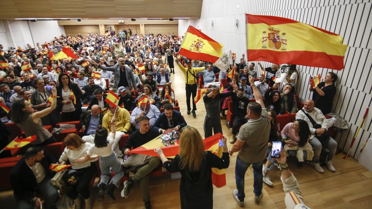 Acto político de Se Acabó la Fiesta con Alvise Pérez en Córdoba