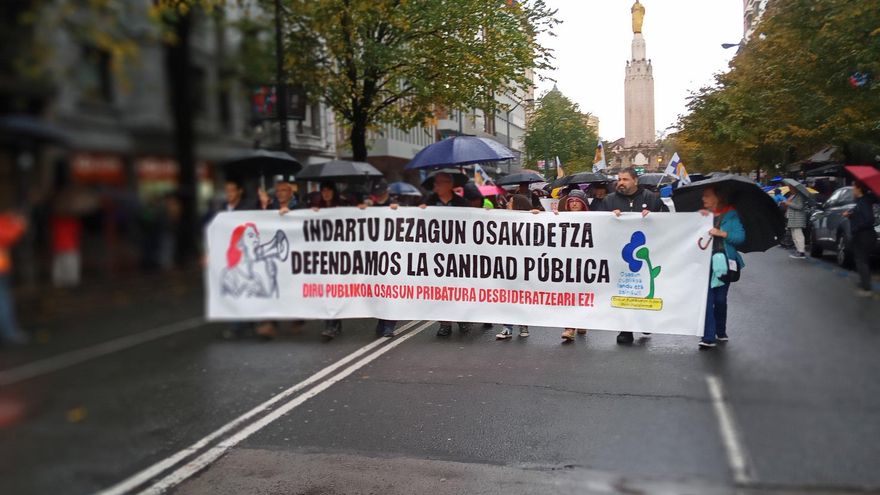 Miles de personas se echan a la calle en Euskadi en defensa de la Sanidad pública y contra las "privatizaciones"