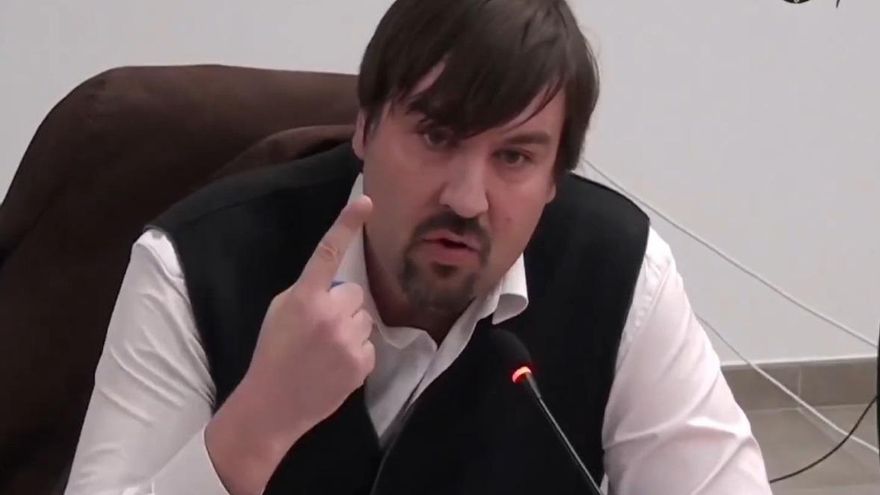 Vox retira en Montserrat las placas que daban segundos nombres de mujeres a calles por ser "adoctrinamiento"