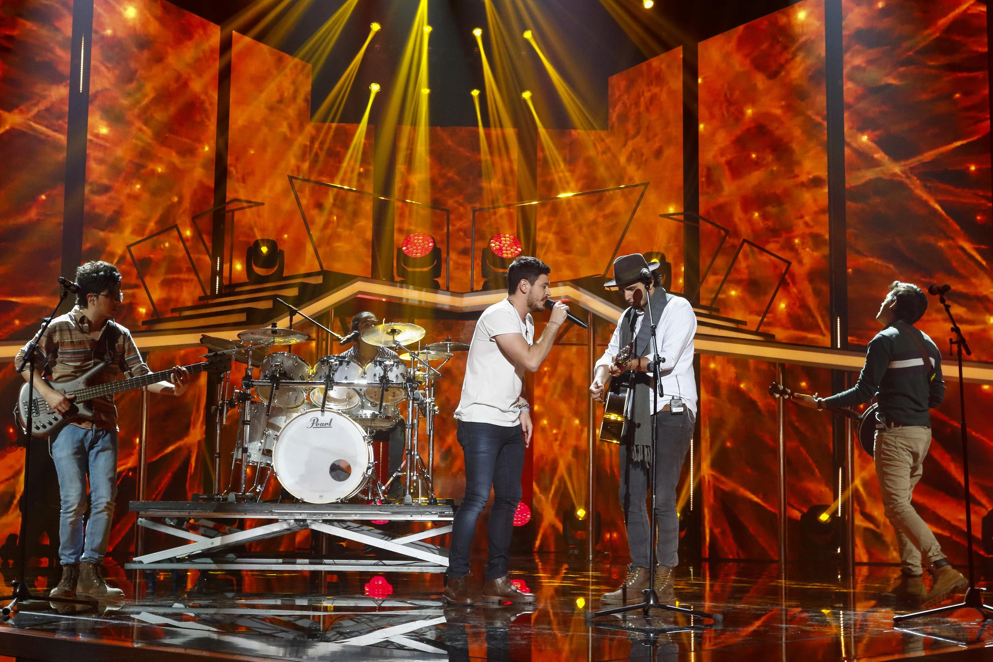 Cepeda canta junto a Morat en la Gala 2 de OT 2017