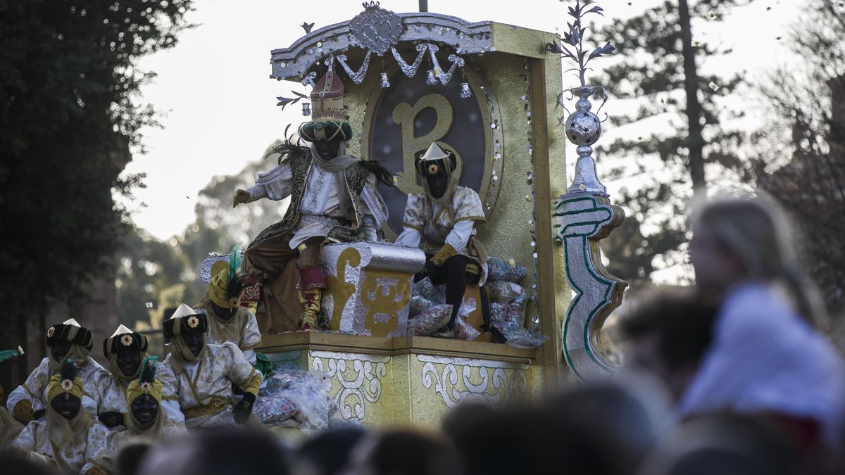 Archivo - Imagen de la cabalgata de Reyes de 2020
