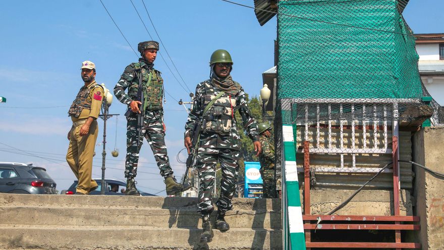 Lugareños de Cachemira preparan los búnkeres por temor al conflicto entre India y Pakistán