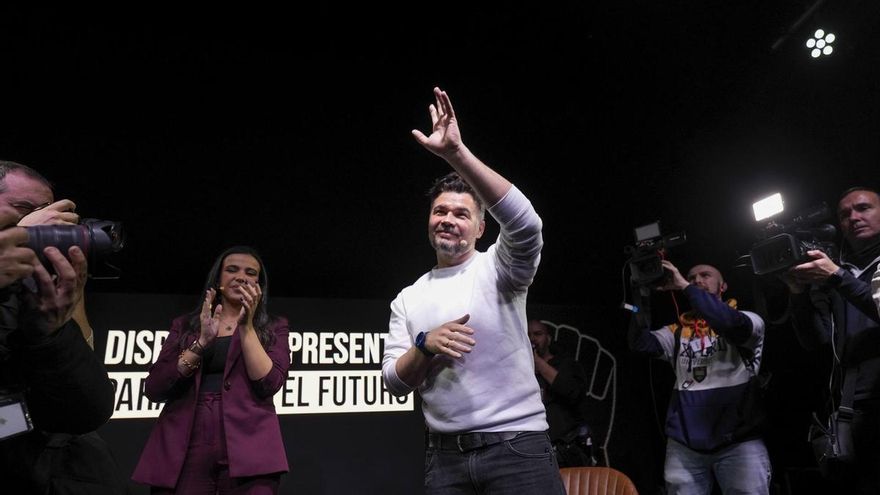 Gabriel Rufián en el acto con Emilio Delgado