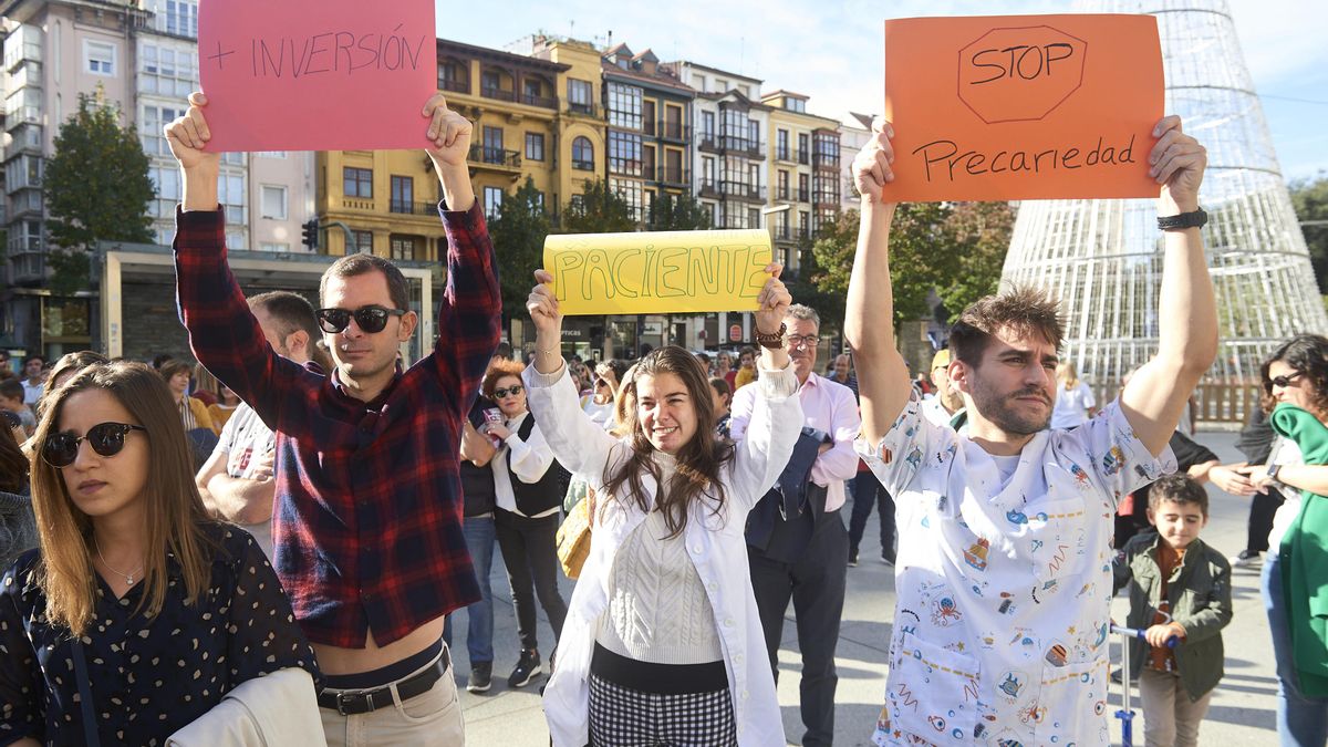 Participantes en la concentración del domingo en Santander por una Atención Primaria de calidad.