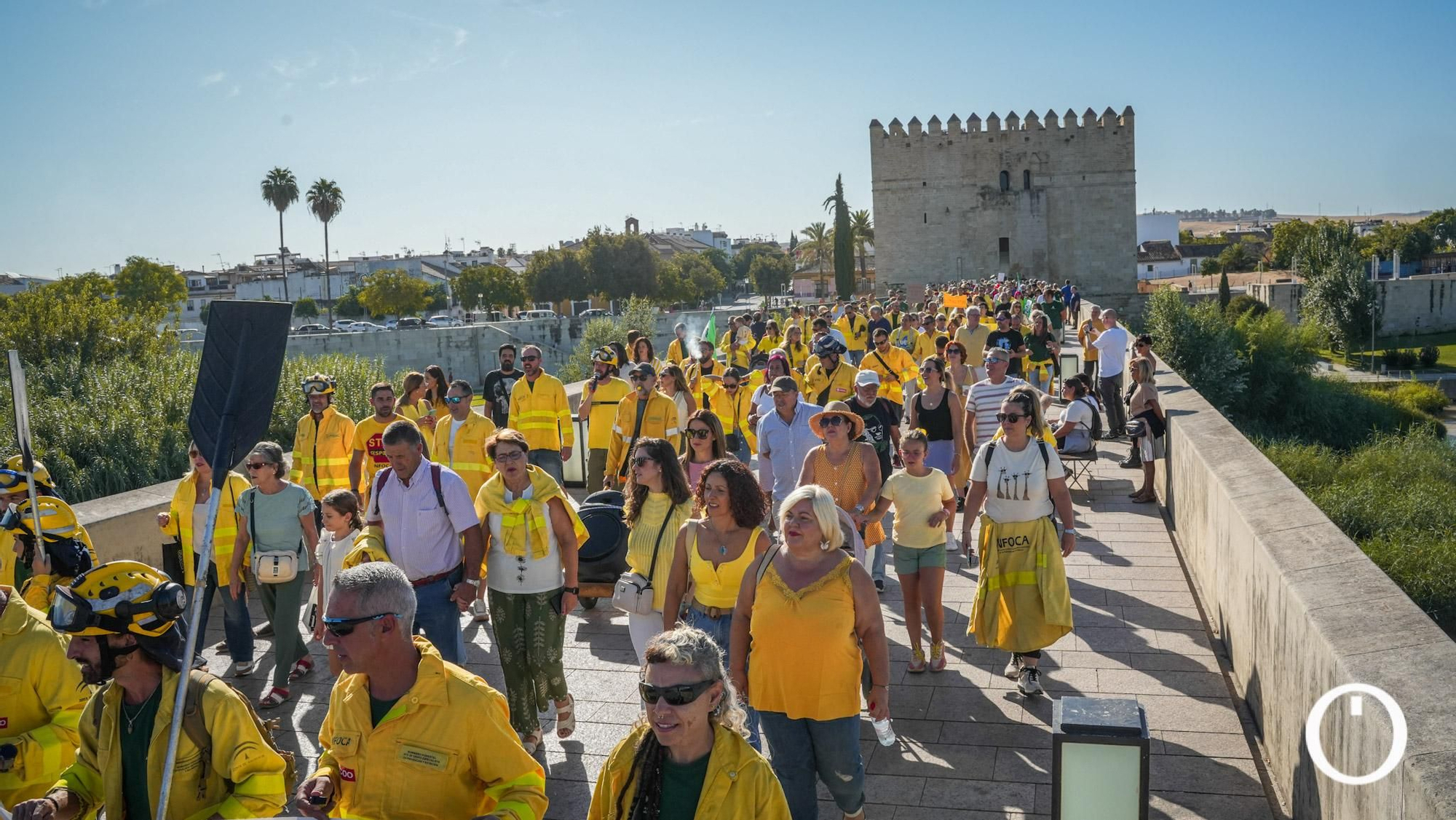 Marcha amarilla de bomberos forestales